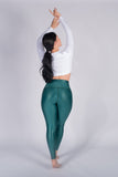 Legging brillante efecto cuero control abdomen color verde esmeralda