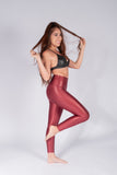 Legging brillante efecto cuero control abdomen color vinotinto
